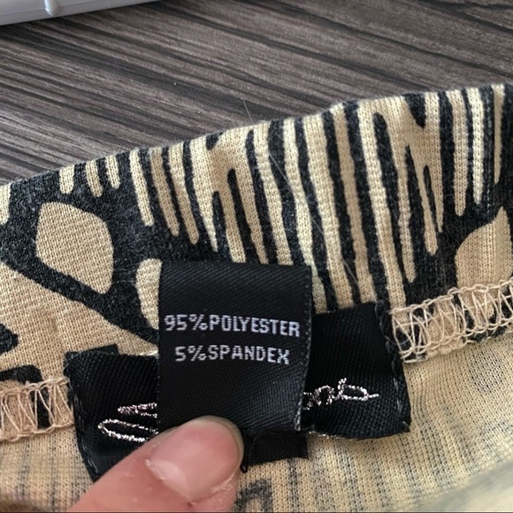 Urban Behavior Mini Skirt - Picture 3 of 4